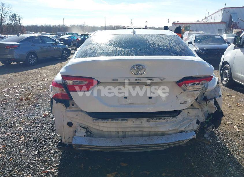 Photo 6 of 2020 Toyota Camry LE (VIN 4T1C11AK6LU975708)