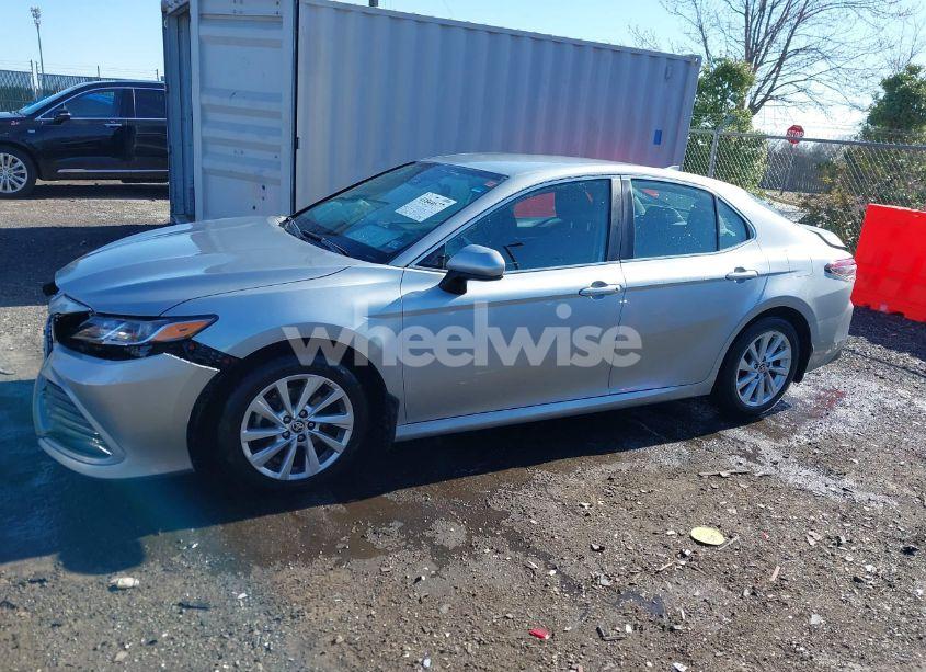 Photo 14 of 2021 Toyota Camry LE (VIN 4T1C11AK6MU420159)