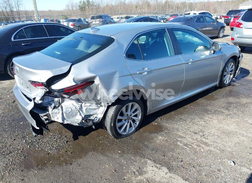 Photo 4 of 2021 Toyota Camry LE (VIN 4T1C11AK6MU420159)