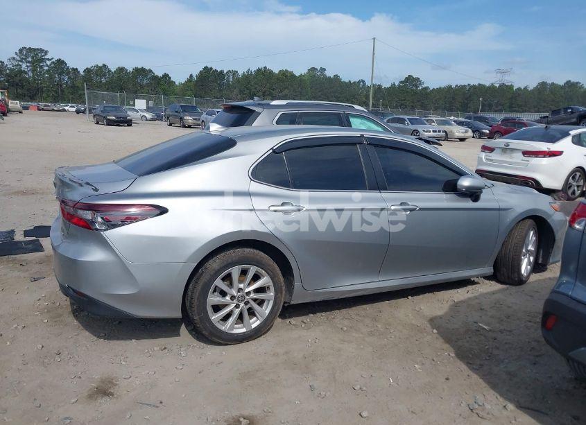 Photo 13 of 2021 Toyota Camry LE (VIN 4T1C11AK6MU443408)