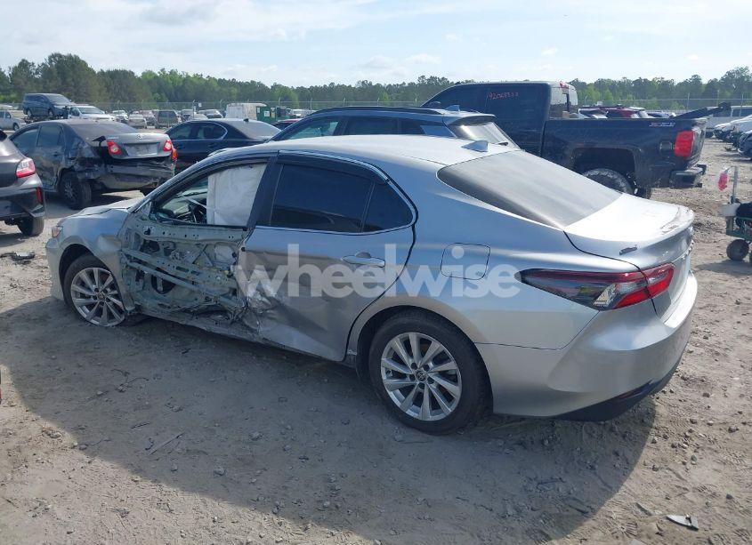 Photo 14 of 2021 Toyota Camry LE (VIN 4T1C11AK6MU443408)