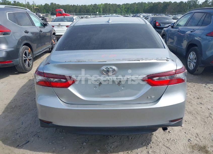Photo 16 of 2021 Toyota Camry LE (VIN 4T1C11AK6MU443408)