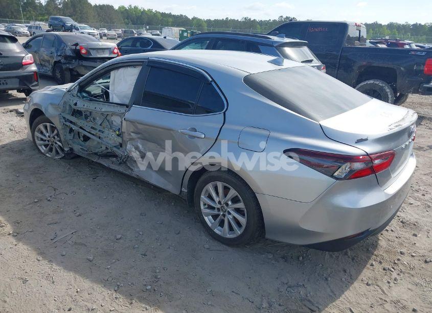 Photo 3 of 2021 Toyota Camry LE (VIN 4T1C11AK6MU443408)