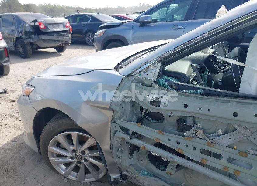 Photo 6 of 2021 Toyota Camry LE (VIN 4T1C11AK6MU443408)