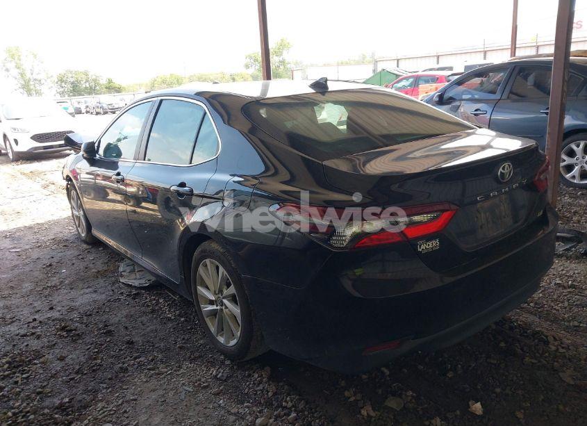 Photo 3 of 2021 Toyota Camry LE (VIN 4T1C11AK6MU448852)