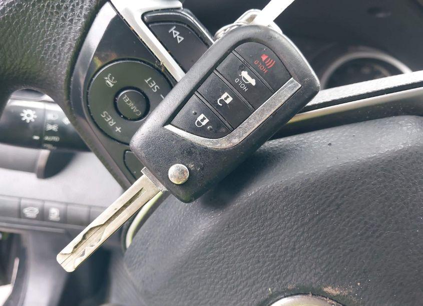 Photo 11 of 2021 Toyota Camry LE (VIN 4T1C11AK6MU453730)