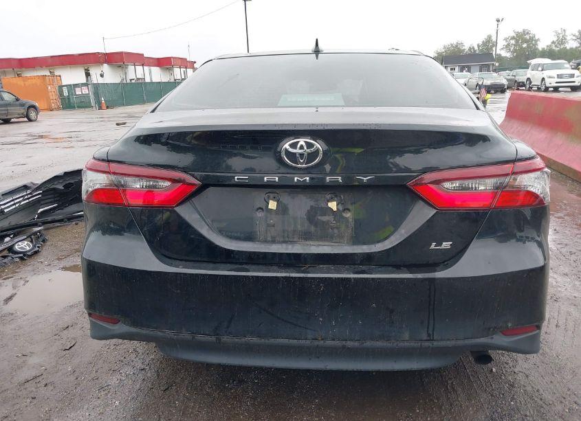 Photo 17 of 2021 Toyota Camry LE (VIN 4T1C11AK6MU453730)