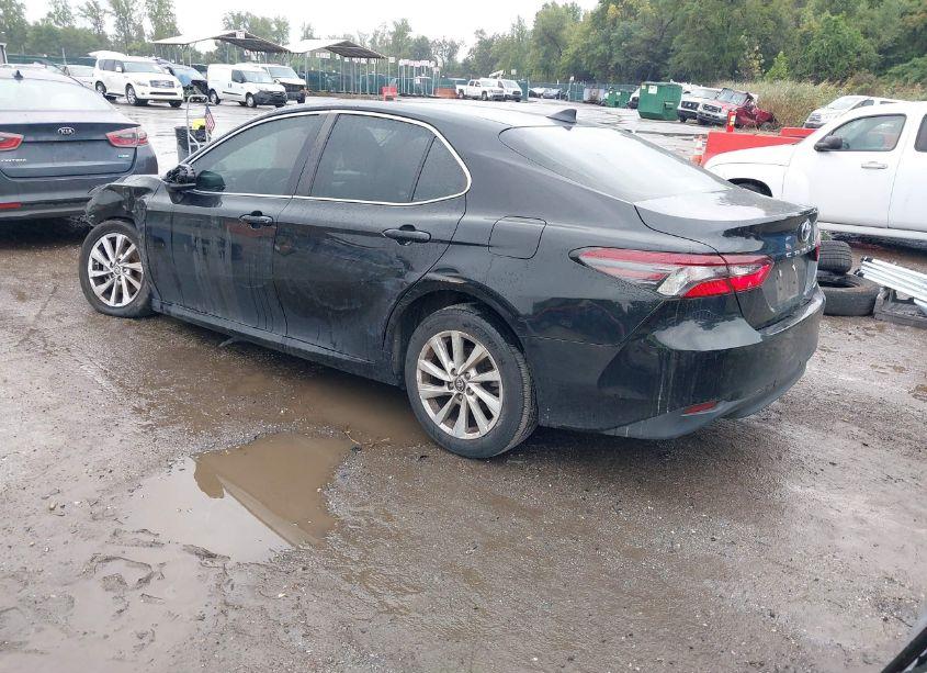 Photo 3 of 2021 Toyota Camry LE (VIN 4T1C11AK6MU453730)