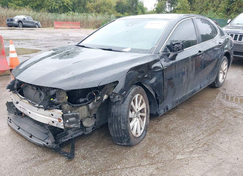 Photo 6 of 2021 Toyota Camry LE (VIN 4T1C11AK6MU453730)