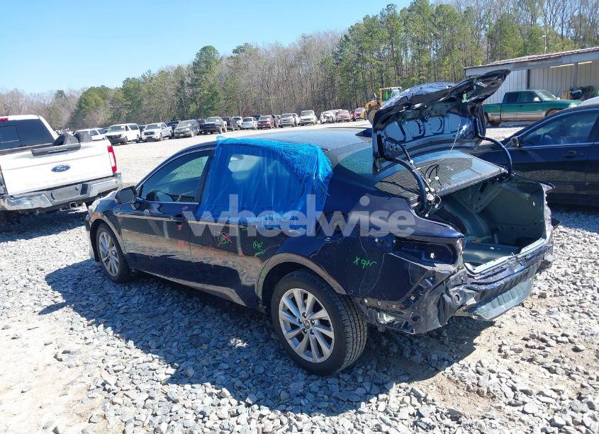 Photo 15 of 2021 Toyota Camry LE (VIN 4T1C11AK6MU458586)