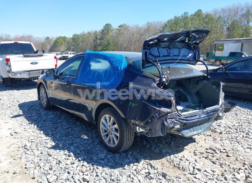 Photo 3 of 2021 Toyota Camry LE (VIN 4T1C11AK6MU458586)