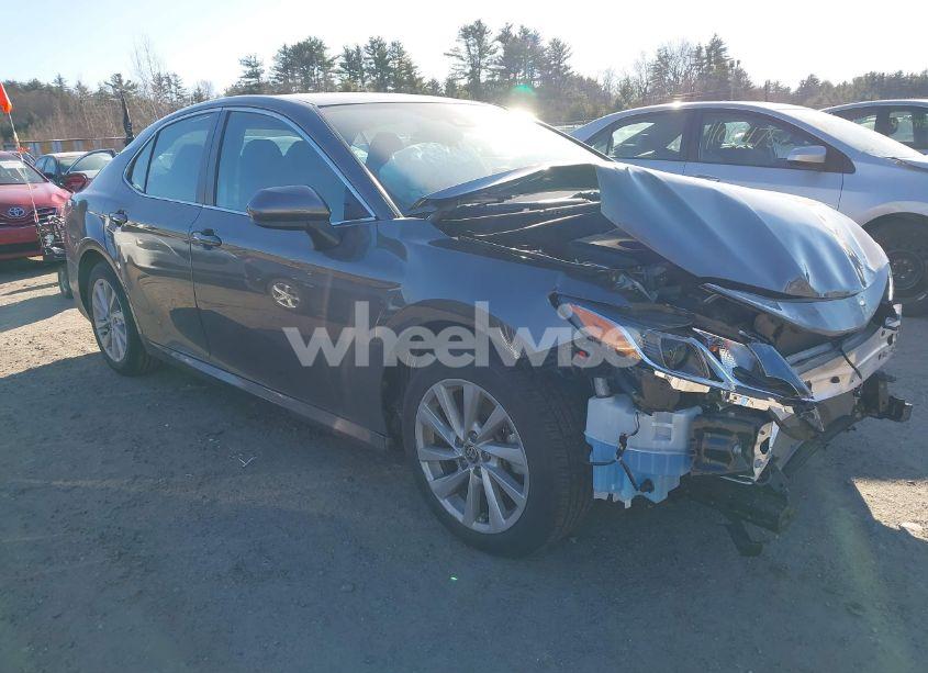 2021 Toyota Camry LE (VIN 4T1C11AK6MU534999) main photo