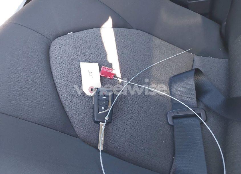 Photo 11 of 2021 Toyota Camry LE (VIN 4T1C11AK6MU534999)