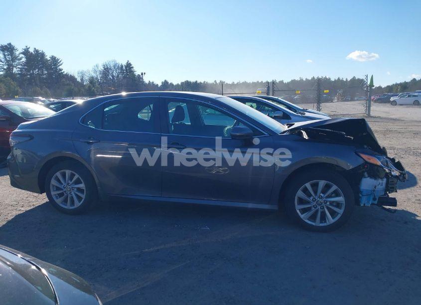 Photo 14 of 2021 Toyota Camry LE (VIN 4T1C11AK6MU534999)