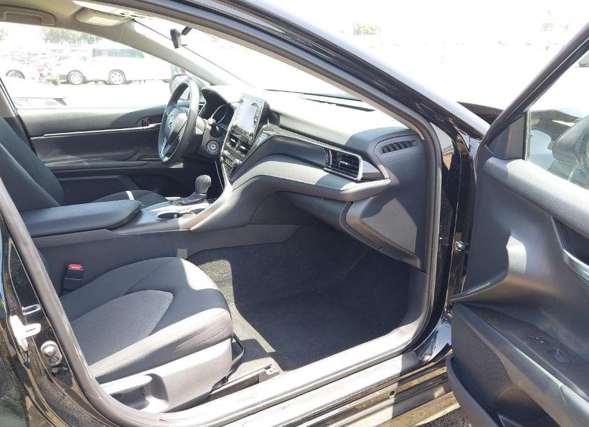 Photo 5 of 2021 Toyota Camry LE (VIN 4T1C11AK6MU546389)