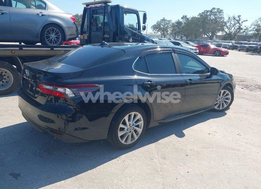 Photo 4 of 2021 Toyota Camry LE (VIN 4T1C11AK6MU563015)