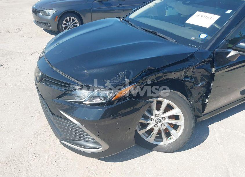 Photo 6 of 2021 Toyota Camry LE (VIN 4T1C11AK6MU563015)