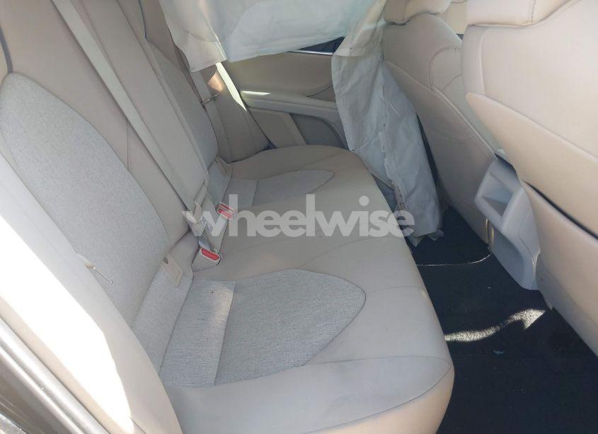 Photo 8 of 2021 Toyota Camry LE (VIN 4T1C11AK6MU563015)