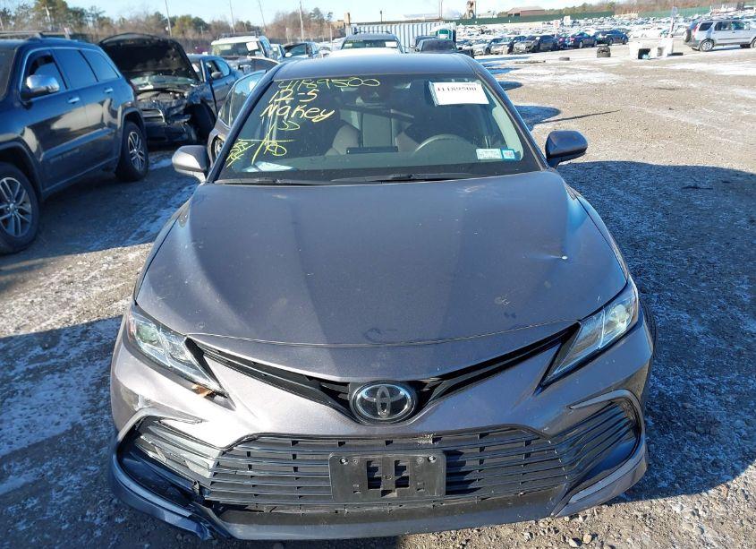 Photo 12 of 2021 Toyota Camry LE (VIN 4T1C11AK6MU616117)