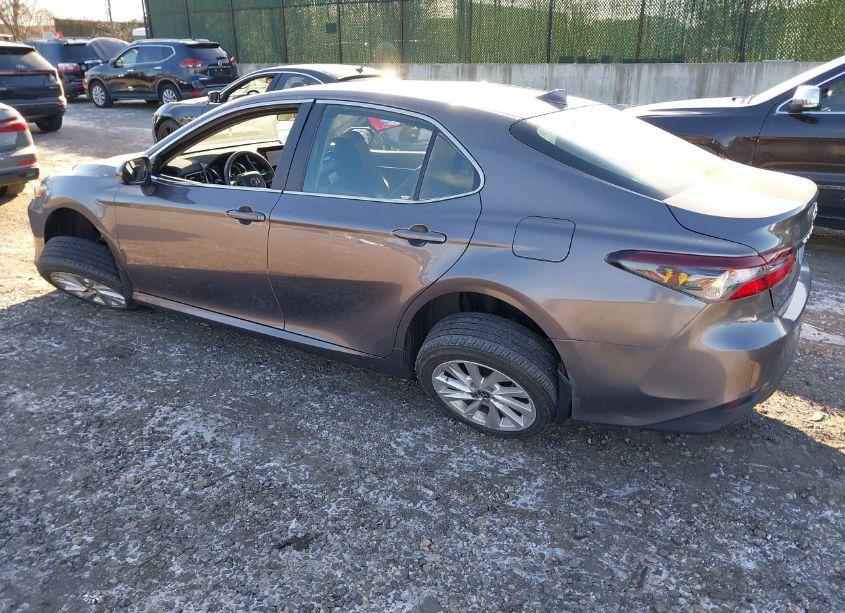 Photo 3 of 2021 Toyota Camry LE (VIN 4T1C11AK6MU616117)