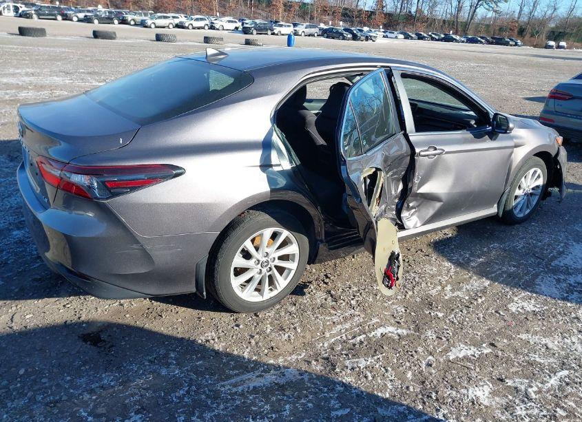 Photo 4 of 2021 Toyota Camry LE (VIN 4T1C11AK6MU616117)