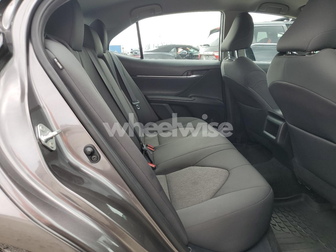 Photo 10 of 2022 TOYOTA CAMRY LE (VIN 4T1C11AK6NU053197)