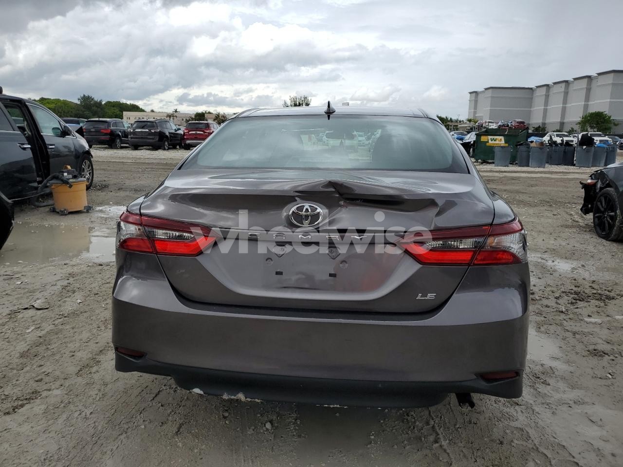 Photo 6 of 2022 TOYOTA CAMRY LE (VIN 4T1C11AK6NU053197)