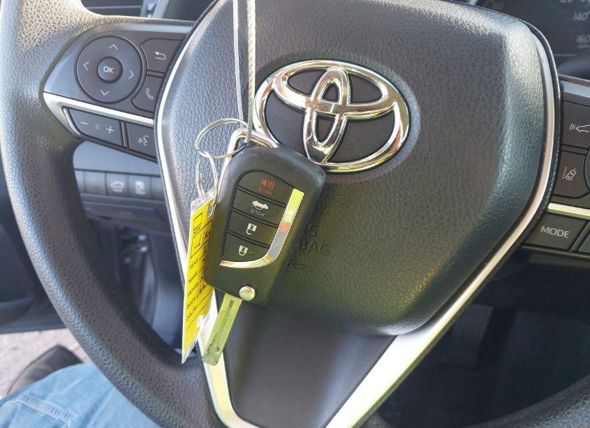 Photo 11 of 2022 Toyota Camry LE (VIN 4T1C11AK6NU631573)