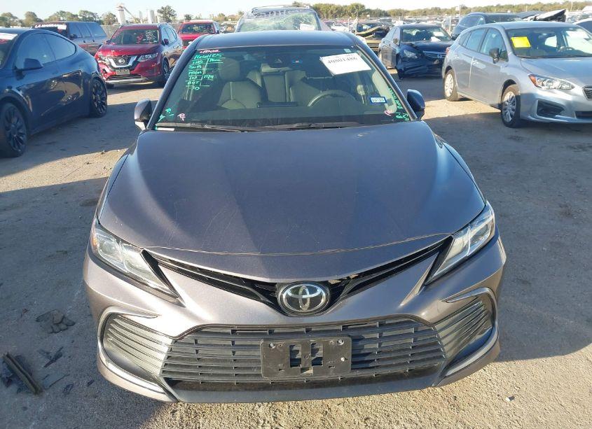 Photo 12 of 2022 Toyota Camry LE (VIN 4T1C11AK6NU631573)