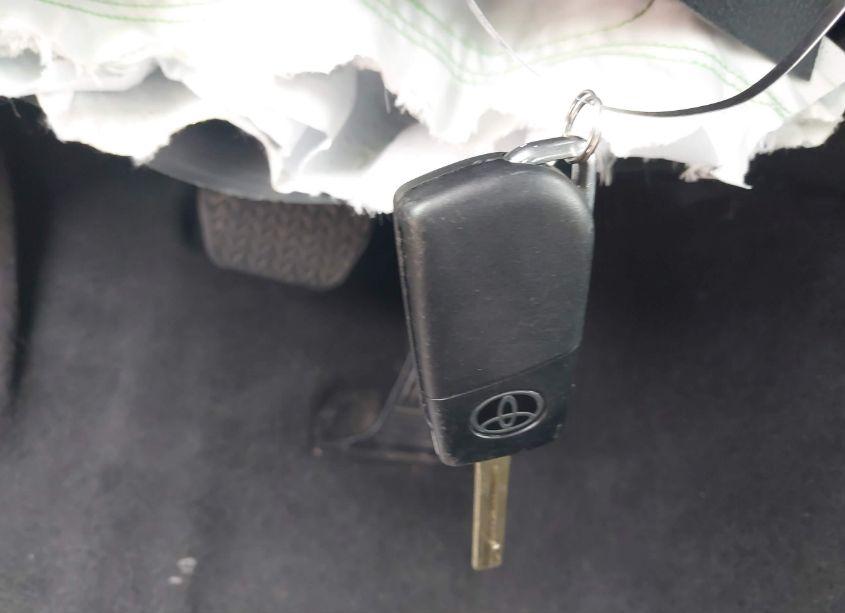 Photo 11 of 2022 Toyota Camry LE (VIN 4T1C11AK6NU634926)