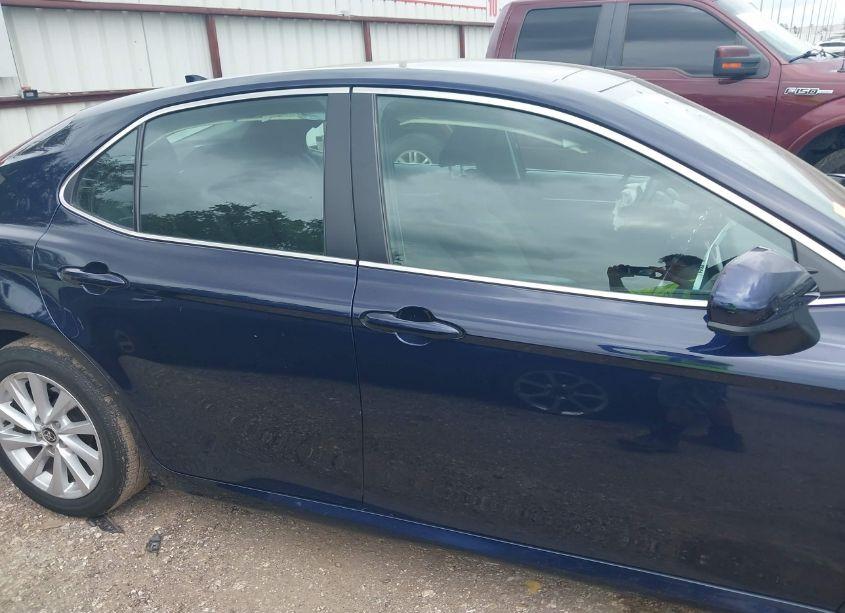 Photo 13 of 2022 Toyota Camry LE (VIN 4T1C11AK6NU634926)