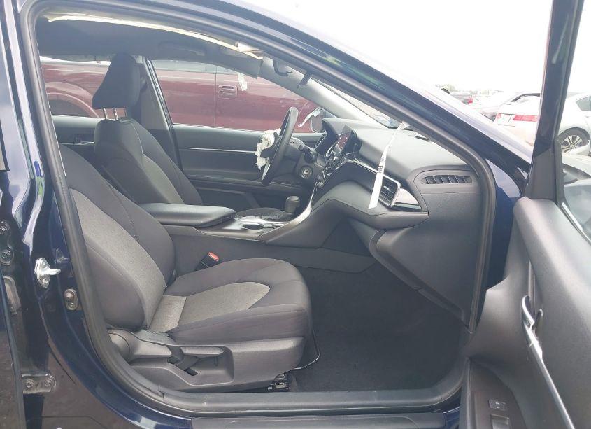 Photo 5 of 2022 Toyota Camry LE (VIN 4T1C11AK6NU634926)