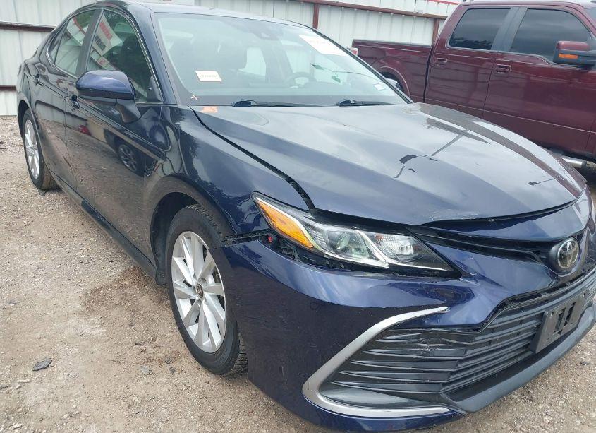 Photo 6 of 2022 Toyota Camry LE (VIN 4T1C11AK6NU634926)