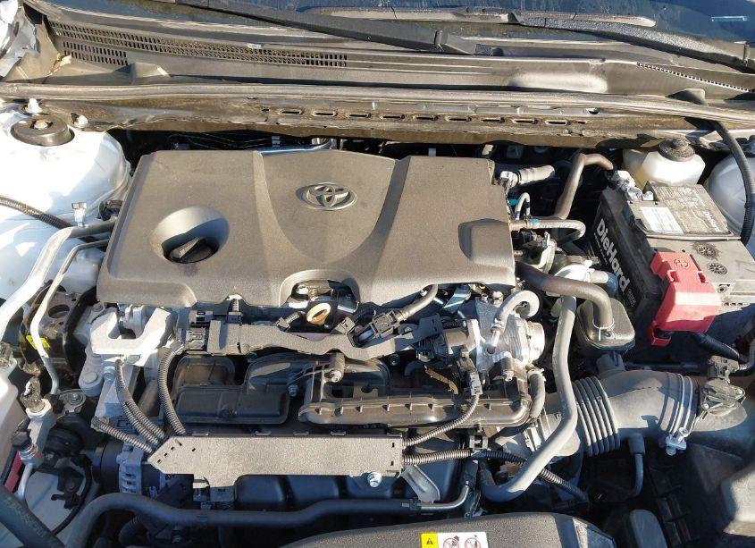 Photo 10 of 2022 Toyota Camry LE (VIN 4T1C11AK6NU635302)