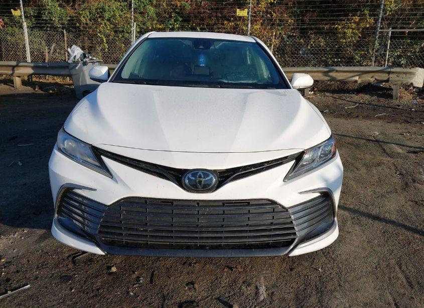 Photo 12 of 2022 Toyota Camry LE (VIN 4T1C11AK6NU635302)