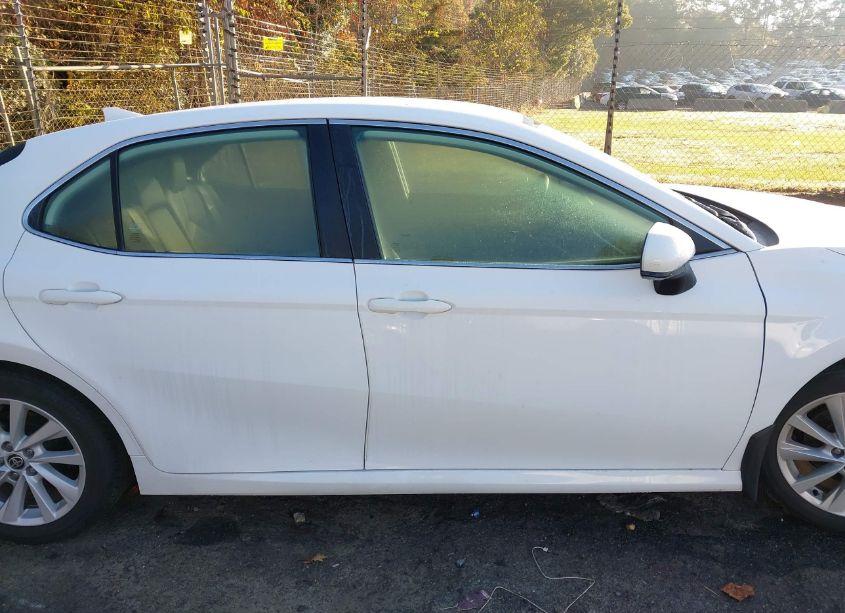 Photo 13 of 2022 Toyota Camry LE (VIN 4T1C11AK6NU635302)