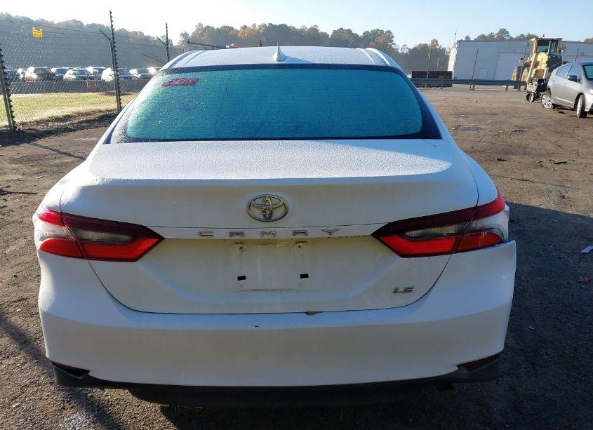 Photo 16 of 2022 Toyota Camry LE (VIN 4T1C11AK6NU635302)