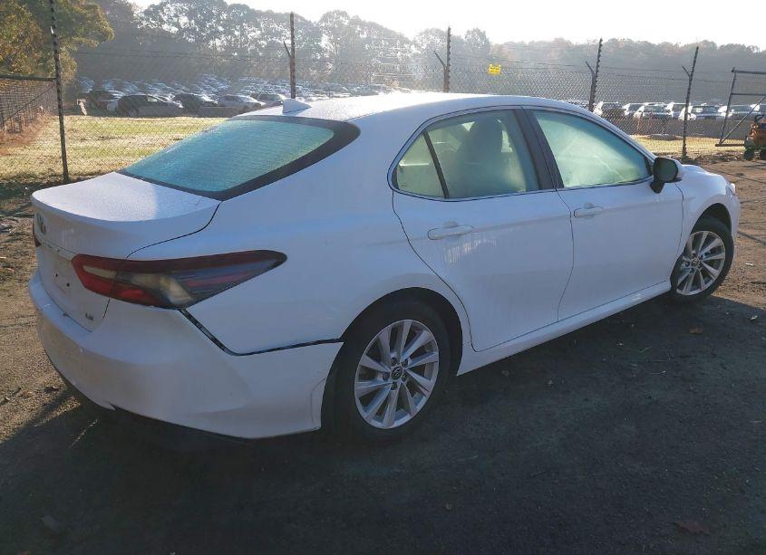 Photo 4 of 2022 Toyota Camry LE (VIN 4T1C11AK6NU635302)