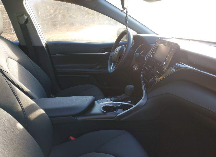 Photo 5 of 2022 Toyota Camry LE (VIN 4T1C11AK6NU635302)