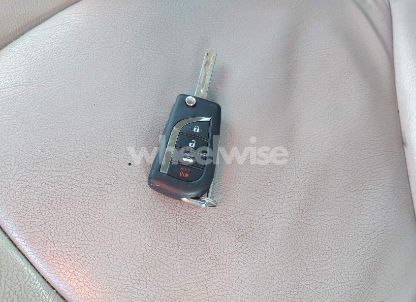 Photo 11 of 2022 Toyota Camry LE (VIN 4T1C11AK6NU668171)