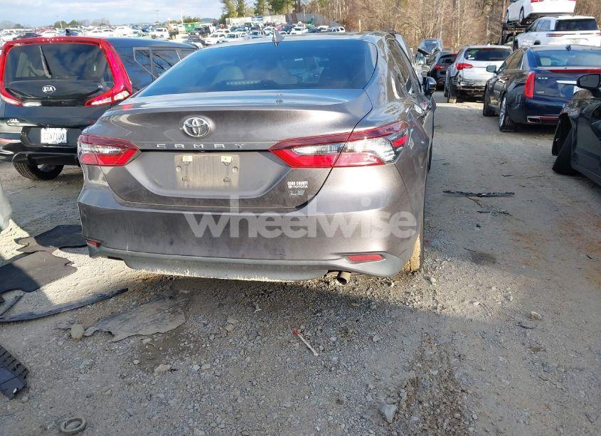 Photo 16 of 2022 Toyota Camry LE (VIN 4T1C11AK6NU668171)