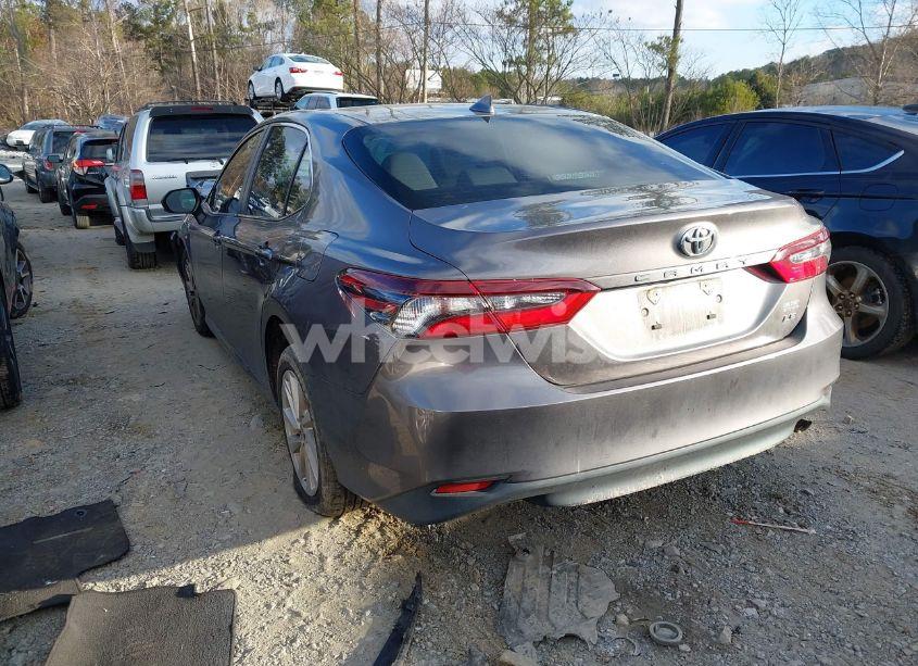 Photo 3 of 2022 Toyota Camry LE (VIN 4T1C11AK6NU668171)