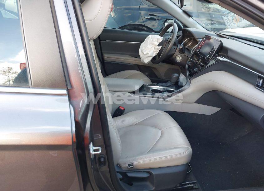 Photo 5 of 2022 Toyota Camry LE (VIN 4T1C11AK6NU668171)