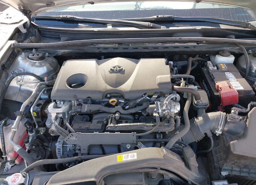 Photo 10 of 2022 Toyota Camry LE (VIN 4T1C11AK6NU696181)