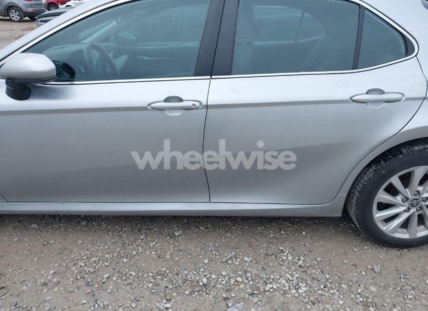 Photo 15 of 2022 Toyota Camry LE (VIN 4T1C11AK6NU697461)