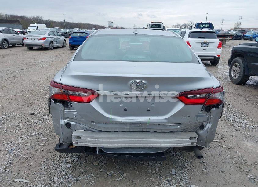 Photo 17 of 2022 Toyota Camry LE (VIN 4T1C11AK6NU697461)