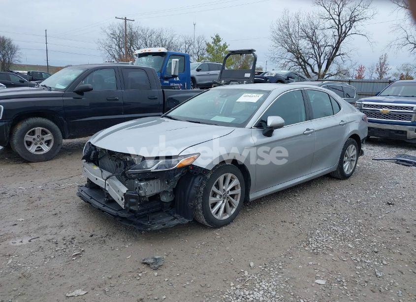 Photo 2 of 2022 Toyota Camry LE (VIN 4T1C11AK6NU697461)