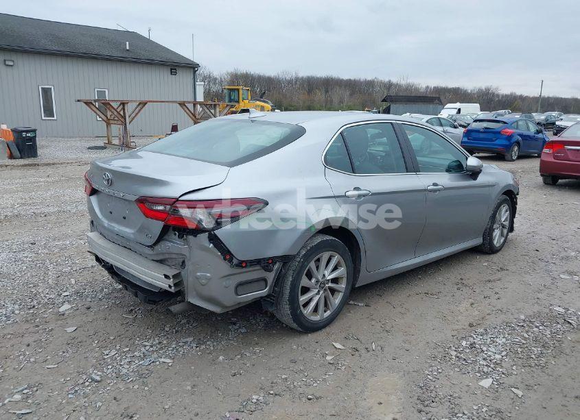 Photo 4 of 2022 Toyota Camry LE (VIN 4T1C11AK6NU697461)