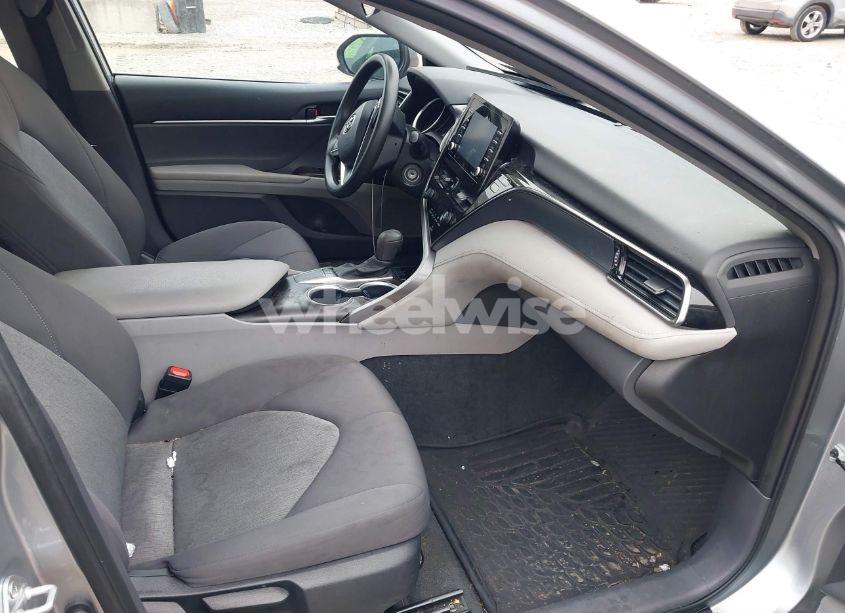 Photo 5 of 2022 Toyota Camry LE (VIN 4T1C11AK6NU697461)