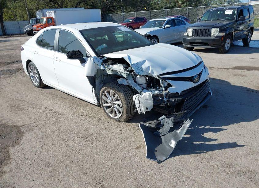 2023 Toyota Camry LE (VIN 4T1C11AK6PU179305) main photo